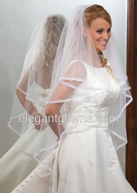 2 Tier Knee Length Sheer Ribbon 1 Edge Wedding Veil C7-452-1SR - Click Image to Close