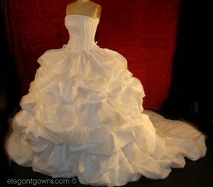 wedding dress - style Betty